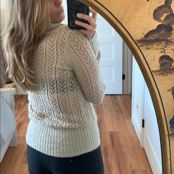 DKNY Sweater - Picture 5 of 7